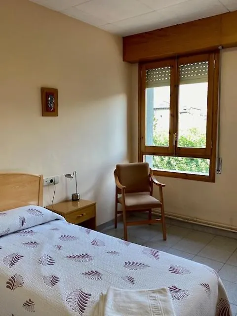 Hotel Residencia Sagrada Familia La Seu d'Urgell Pensión