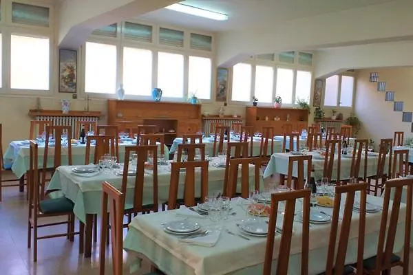 Guest house Residencia Sagrada Familia Hotel La Seu d'Urgell